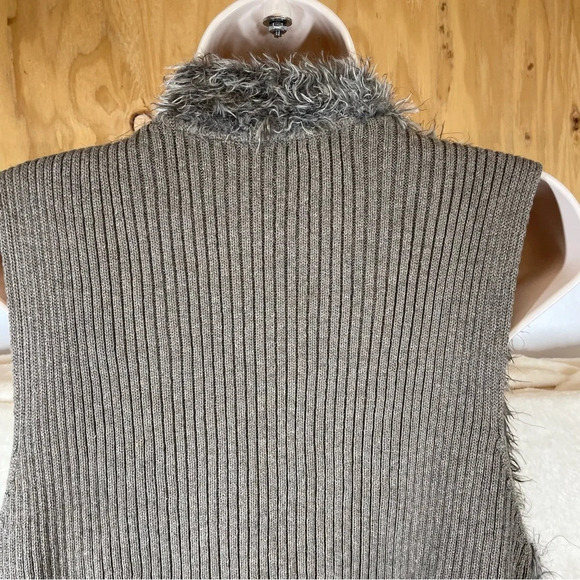 CABI Faux Fur Alpaca Mohair Ribbed Knit Back Drape Sweater Vest Size M #180 - Picture 6 of 9